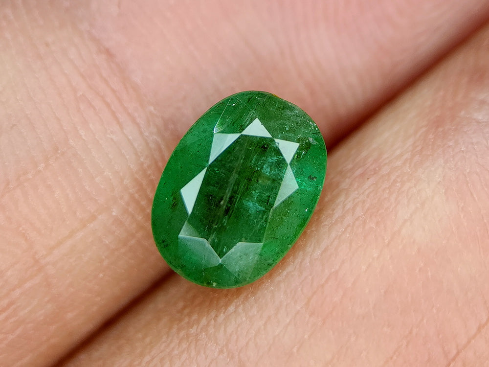 Emerald 2.00 Cts