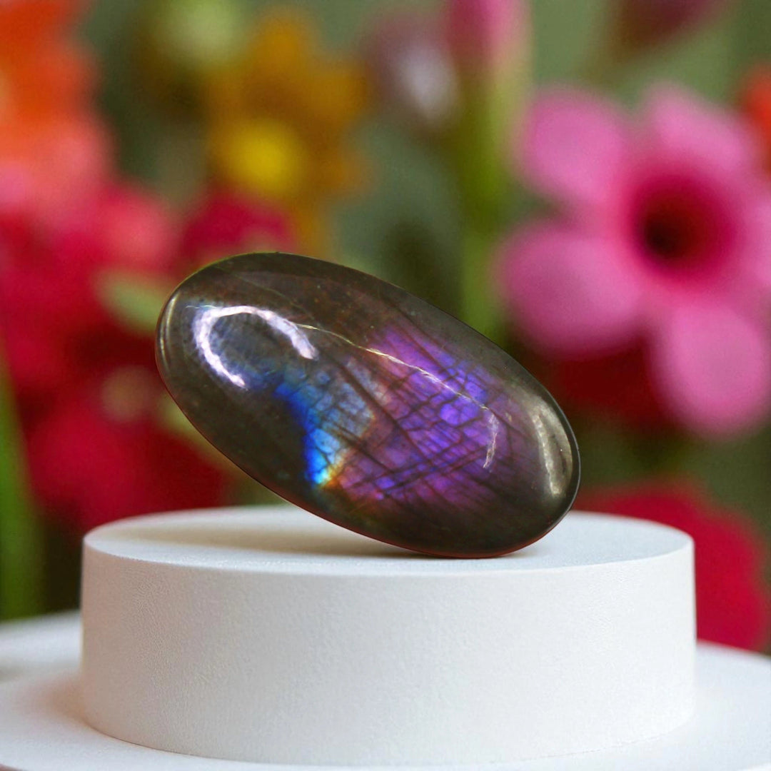Labradorite 30 cts.