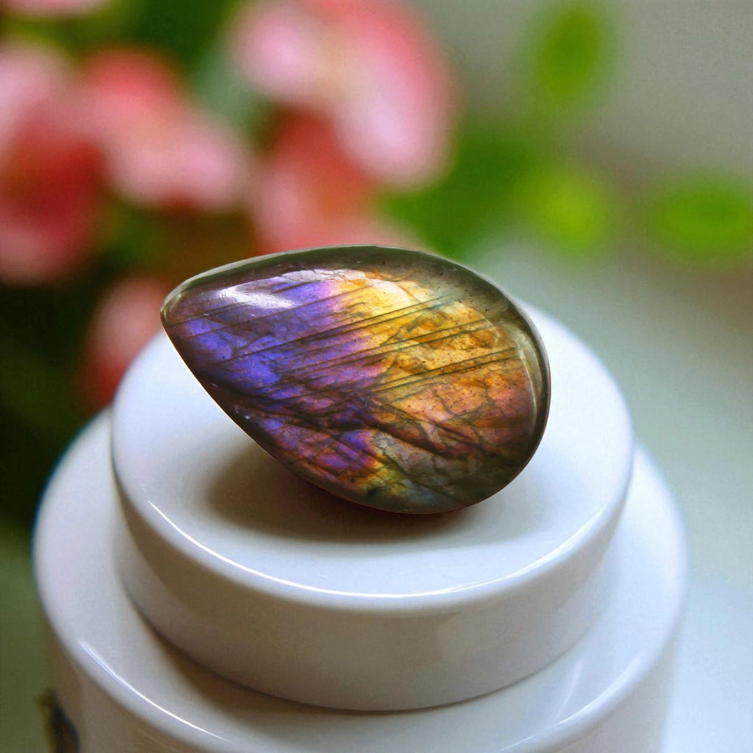Labradorite Multicolor 30 cts.