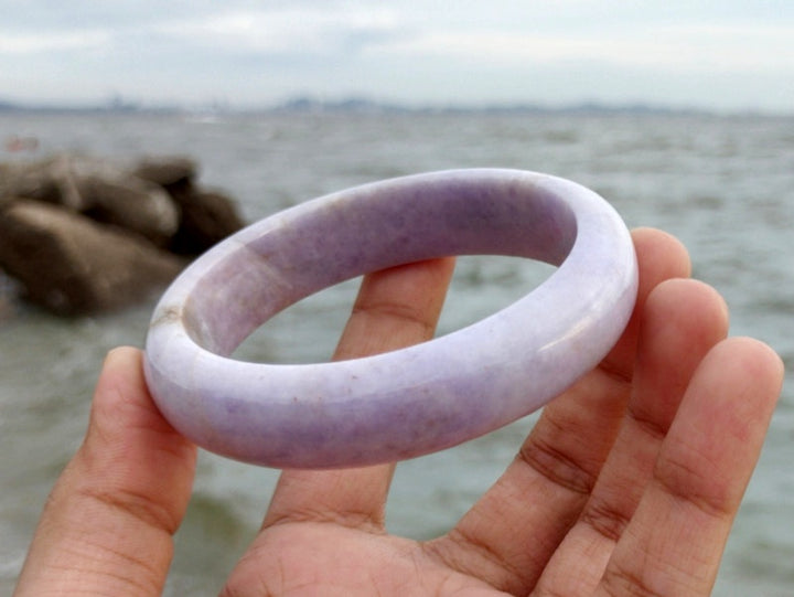 Jade Bangle 360.81 ct