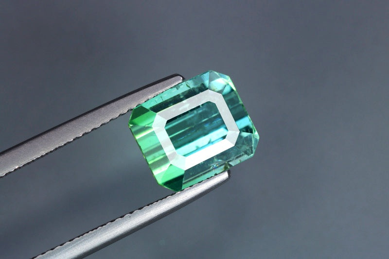 Exquisite 2.96 ct Gemstone