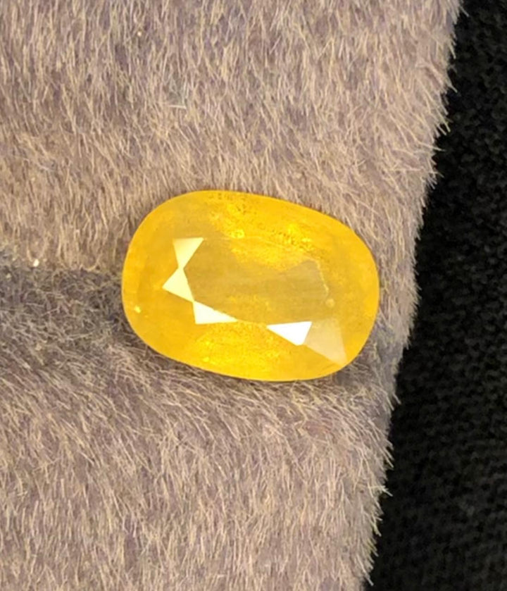 Sapphire yellow 1.45 cts