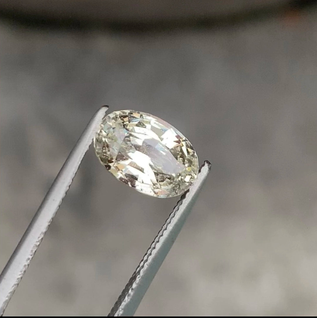 Sapphire yellow 2.55 cts