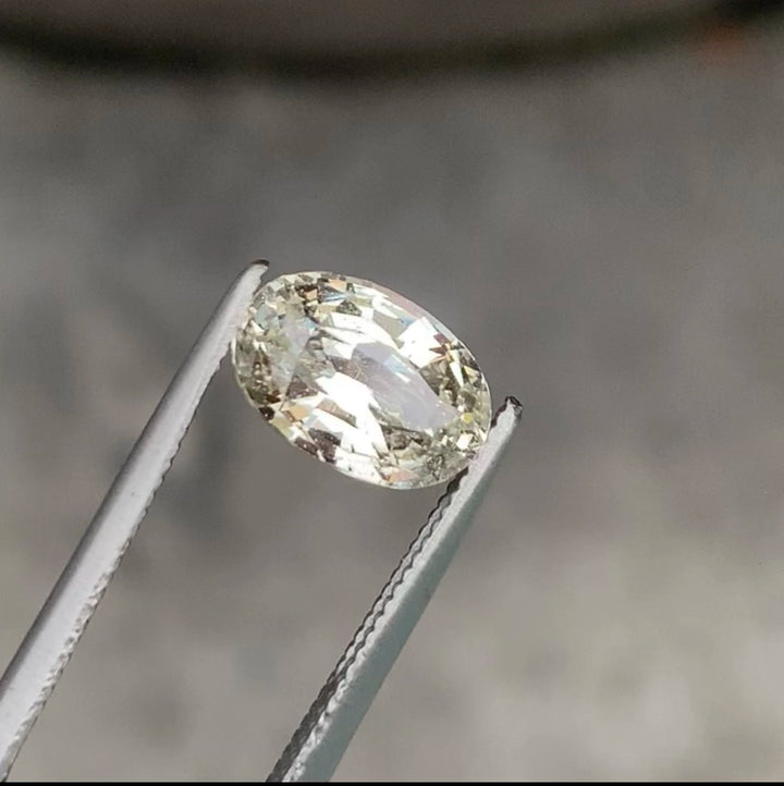 Sapphire yellow 2.55 cts