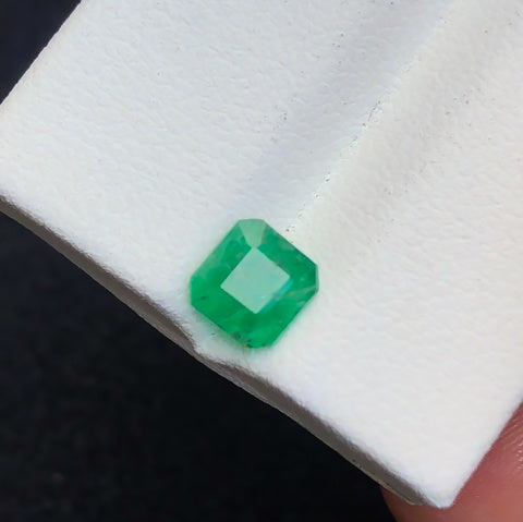 Emerald 1.o5 Cts.