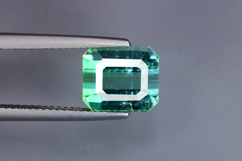 Exquisite 2.96 ct Gemstone