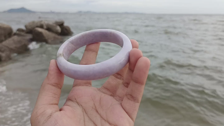 Jade Bangle 360.81 ct