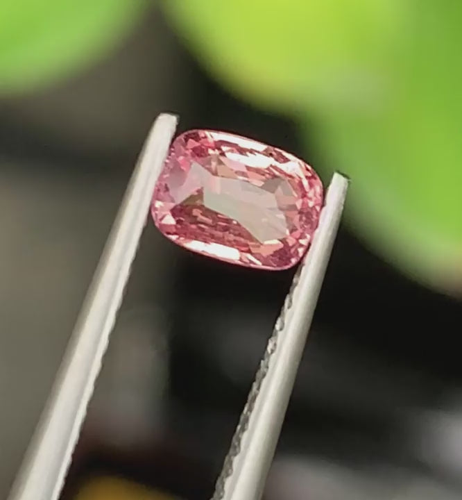 SAPPHIRE CERTIFIED PADPARADSACHA 0.95 CTS