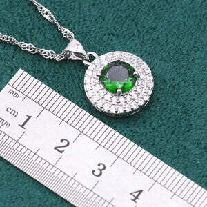 Elegant Silver Jewelry Set with 2.500 Carats of Refined Beauty