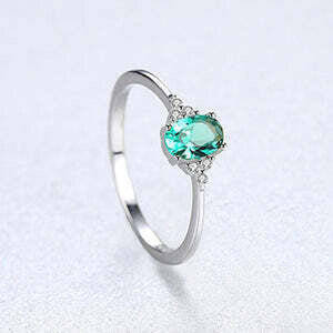 Sterling Silver 925 engagement Emerald Ring