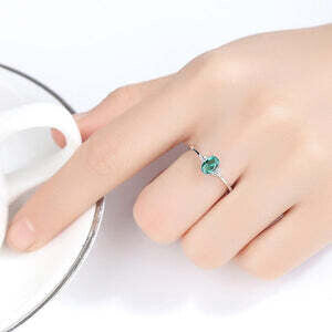 Sterling Silver 925 engagement Emerald Ring