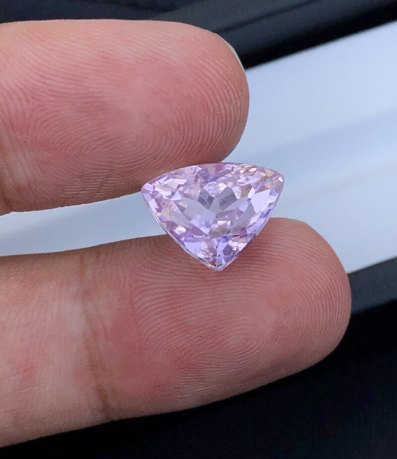 Kunzite Gem - Mesmerizing 10.50 Ct Natural Kunzite