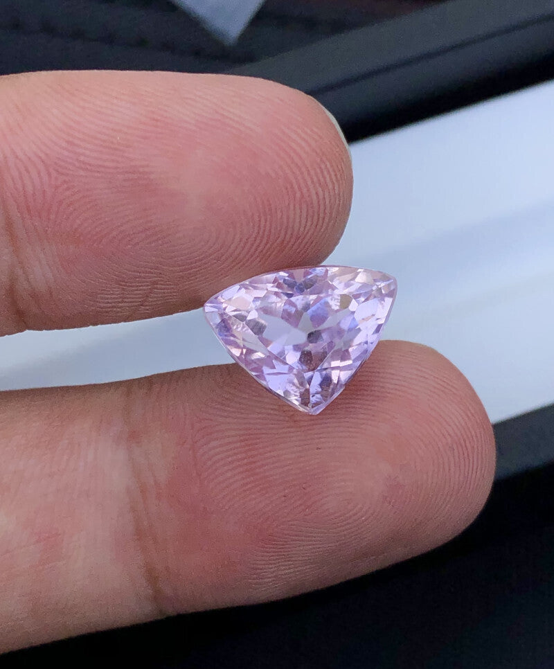 Kunzite Gem - Mesmerizing 10.50 Ct Natural Kunzite